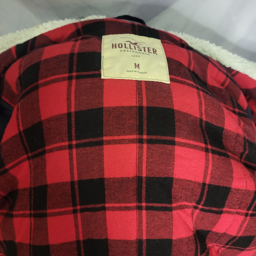 Hollister Navy Utility Jacket with Faux Fur Hood - Picture 3 of 5